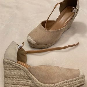 Size 7. Wedges
